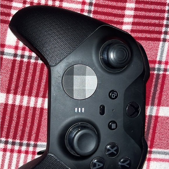 Xbox Elite Series 2 Controller - Picture 4 of 5